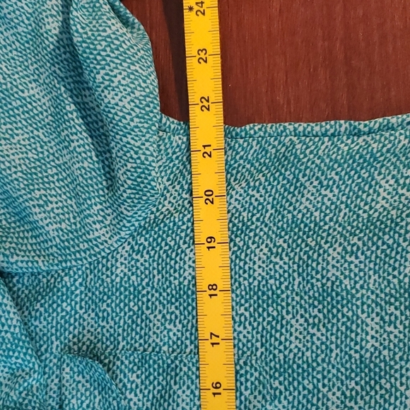 Old Navy sz L Teal mermaid-esque blouse 🌛 - Picture 6 of 9
